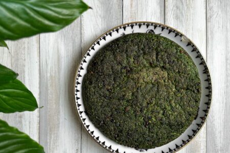 چگونه کوکو سبزی پفی و خوشمزه تهیه کنیم؟